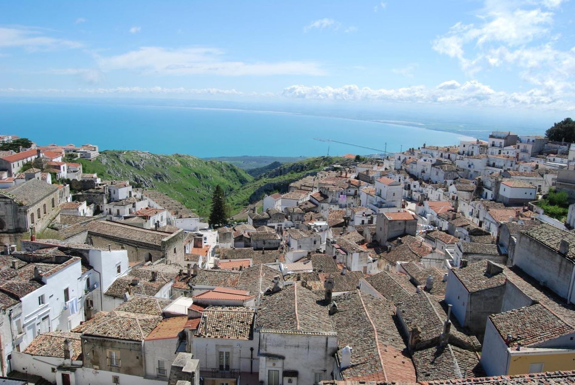 Albergo Casa Del Pellegrino Monte SantʼAngelo Εξωτερικό φωτογραφία